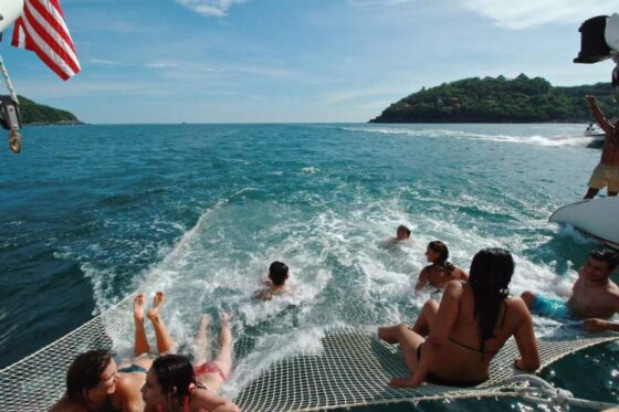 Paseo en Barco en Ixtapa Zihuatanejo. Barco Picante en Ixtapa Zihuatanejo. Picante Catamaran Ixtapa Zihuatanejo. Tour en Barco Picante en Ixtapa Zihuatanejo. Cuánto cuesta Picante Ixtapa Zihuatanejo. Atardecer en Barco en Ixtapa Zihuatanejo. Catamaran Picante Ixtapa Zihuatanejo Precios