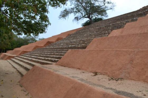 Tour Soledad de Maciel, Zona Arqueológica en Zihuatanejo. Pirámides Xihuacán en Ixtapa Zihuatanejo. Excursión a la Zona Arqueológica de Zihuatanejo. Cuánto cuesta la Zona Arqueológica en Zihuatanejo. Zona Arqueológica Soledad de Maciel Xihuacán Zihuatanejo. Zona arqueológica Soledad de Maciel (La Chole) Zihuatanejo