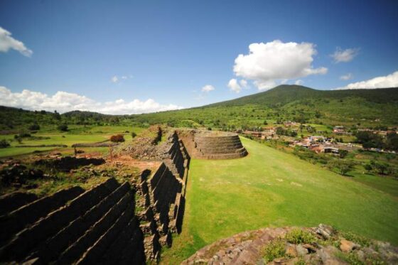 Tour Pueblos de Michoacán. Tour a Santa Clara del Cobre Michoacán. Tour a Tzintzuntzan Michoacán. Tour a Pátzcuaro Michoacán. Tour a Zona Arqueológica de Michoacán. Tour Plaza Vasco de Quiroga Pátzcuaro Michoacán. Tour a Casa de los Once Patios Pátzcuaro Michoacán. Tour La Compañía Pátzcuaro Michoacán. Tour Ex Colegio de San Nicolás Pátzcuaro Michoacán. Tour Basílica Pátzcuaro Michoacán. Tour Real Aduana Pátzcuaro Michoacán