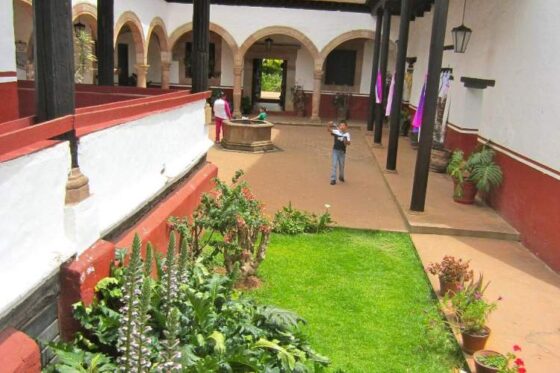 Tour Pueblos de Michoacán. Tour a Santa Clara del Cobre Michoacán. Tour a Tzintzuntzan Michoacán. Tour a Pátzcuaro Michoacán. Tour a Zona Arqueológica de Michoacán. Tour Plaza Vasco de Quiroga Pátzcuaro Michoacán. Tour a Casa de los Once Patios Pátzcuaro Michoacán. Tour La Compañía Pátzcuaro Michoacán. Tour Ex Colegio de San Nicolás Pátzcuaro Michoacán. Tour Basílica Pátzcuaro Michoacán. Tour Real Aduana Pátzcuaro Michoacán