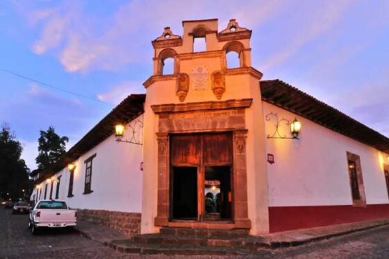 Tour Pueblos de Michoacán. Tour a Santa Clara del Cobre Michoacán. Tour a Tzintzuntzan Michoacán. Tour a Pátzcuaro Michoacán. Tour a Zona Arqueológica de Michoacán. Tour Plaza Vasco de Quiroga Pátzcuaro Michoacán. Tour a Casa de los Once Patios Pátzcuaro Michoacán. Tour La Compañía Pátzcuaro Michoacán. Tour Ex Colegio de San Nicolás Pátzcuaro Michoacán. Tour Basílica Pátzcuaro Michoacán. Tour Real Aduana Pátzcuaro Michoacán